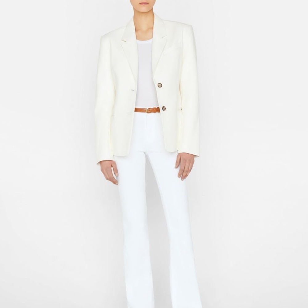 FRAME Le High Flare, size 26, White-NEW w/out tags, 33’ inseam